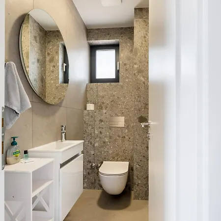Lux 55 Villa